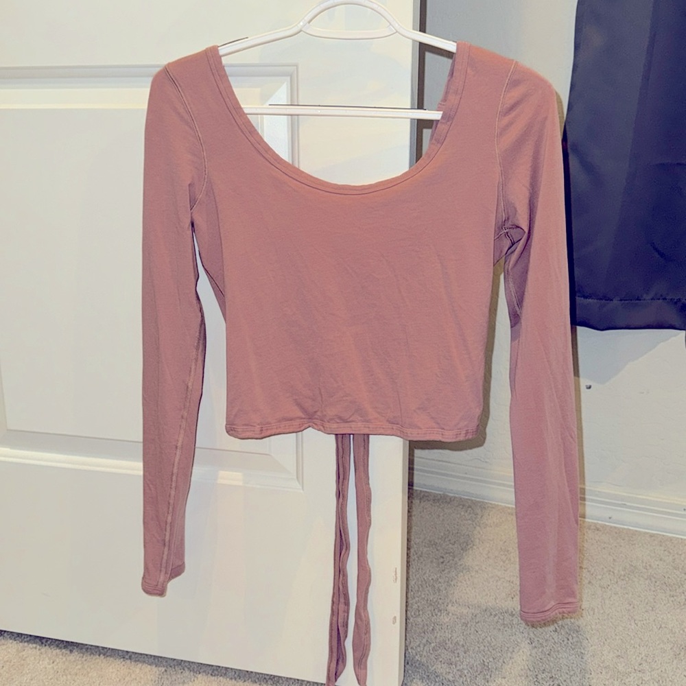 Lululemon top